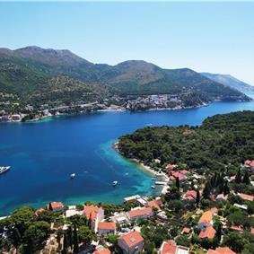 8 Bedroom Seaside Villa with Pool in Zaton Bay near Dubrovnik, Sleeps 17-23